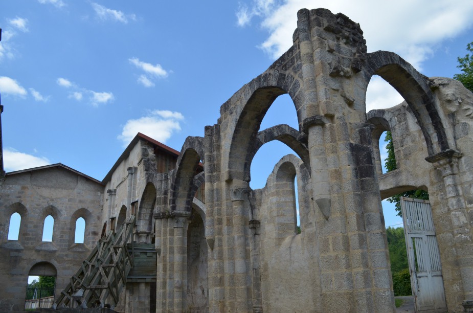 PUY-GUILLAUME salle des fêtes
