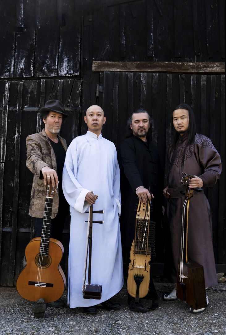 Mathias Duplessy et les Violons du Monde