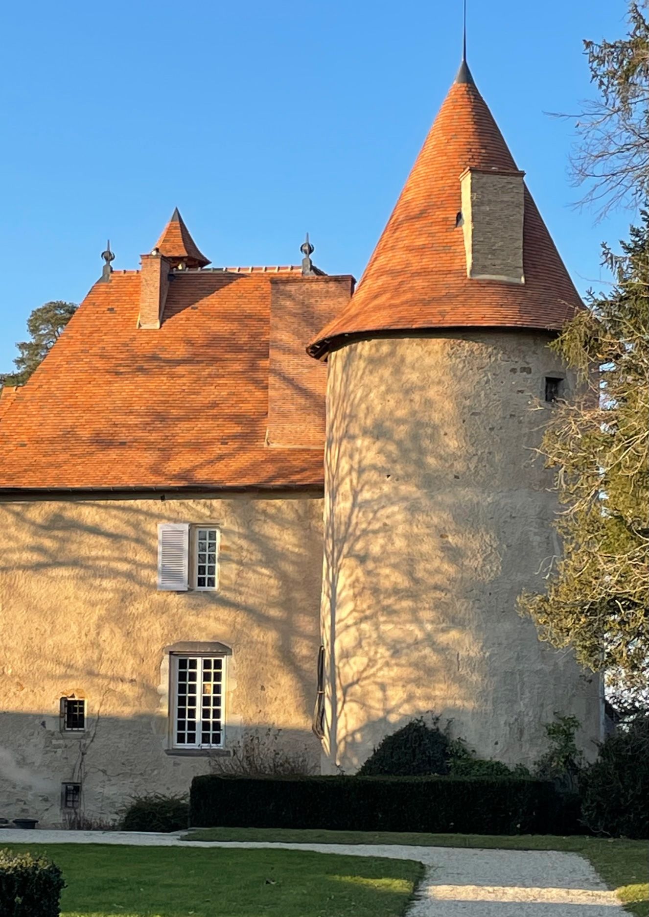 ESCOUTOUX, CHATEAU DE LA VERCHERE 